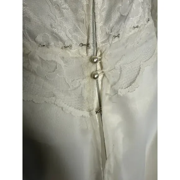 Vintage Lace Long Sleeve Wedding Dress A-Line Bridal Gown - Picture 9 of 16